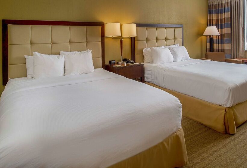 Отель Doubletree By Hilton St. Louis Westport