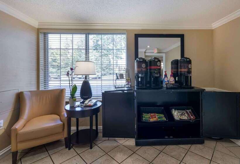 هتل Extended Stay America Suites  Cleveland  Airport  North Olmsted