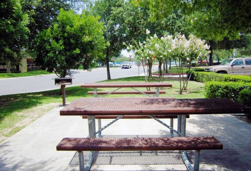 בית מלון כפרי Extended Stay America Suites  San Antonio  Airport