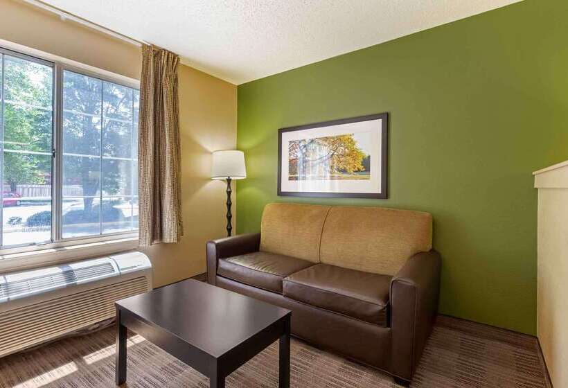 ホテル Hometowne Studios By Red Roof Chantilly