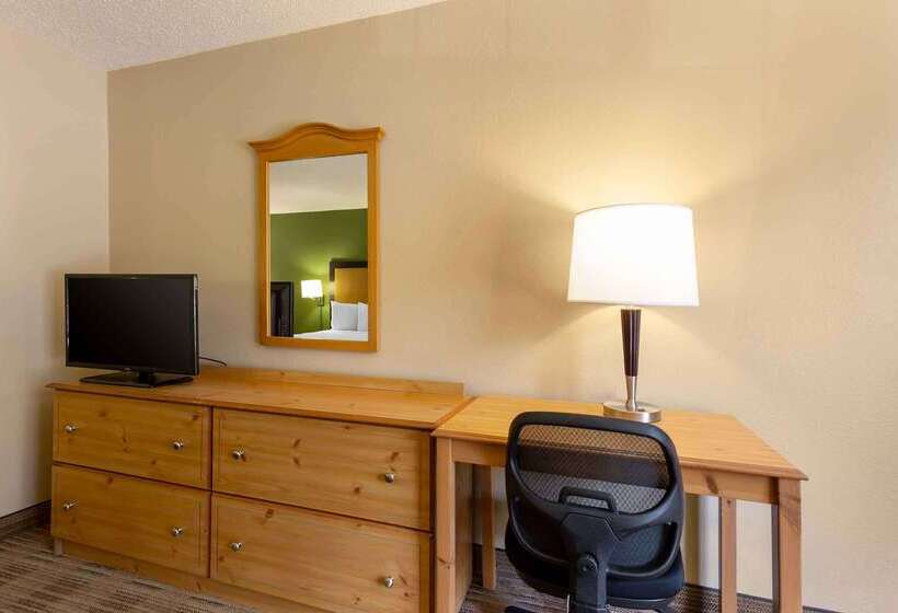 ホテル Hometowne Studios By Red Roof Chantilly