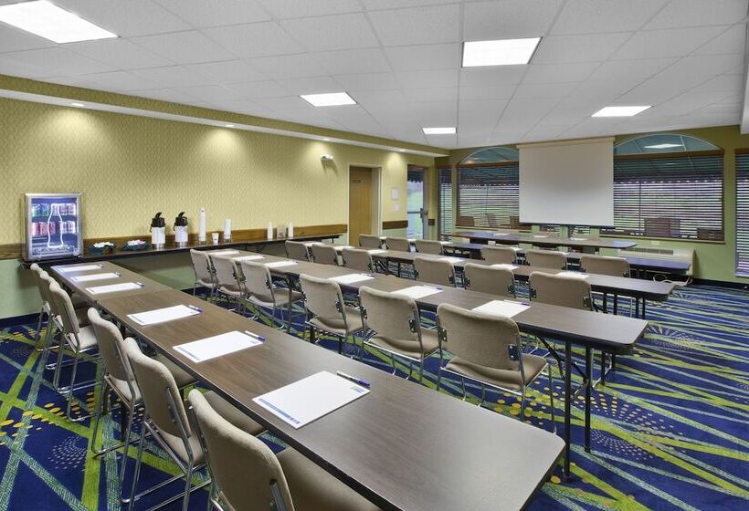 ホテル Holiday Inn Express Irwin Pa Tpk Exit 67, An Ihg