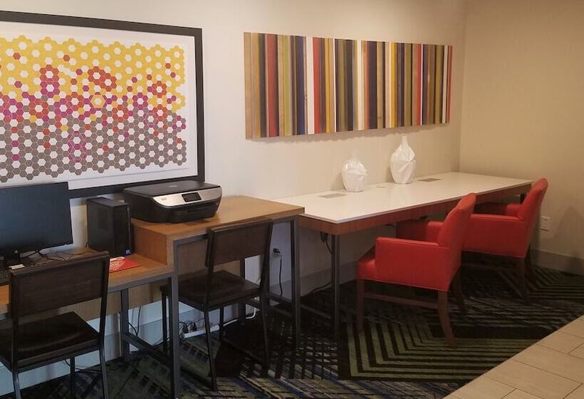 ホテル Holiday Inn Express Irwin Pa Tpk Exit 67, An Ihg