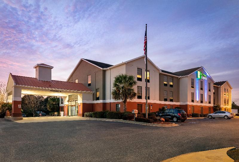 فندق Holiday Inn Express & Suites Milton East I 10, An Ihg