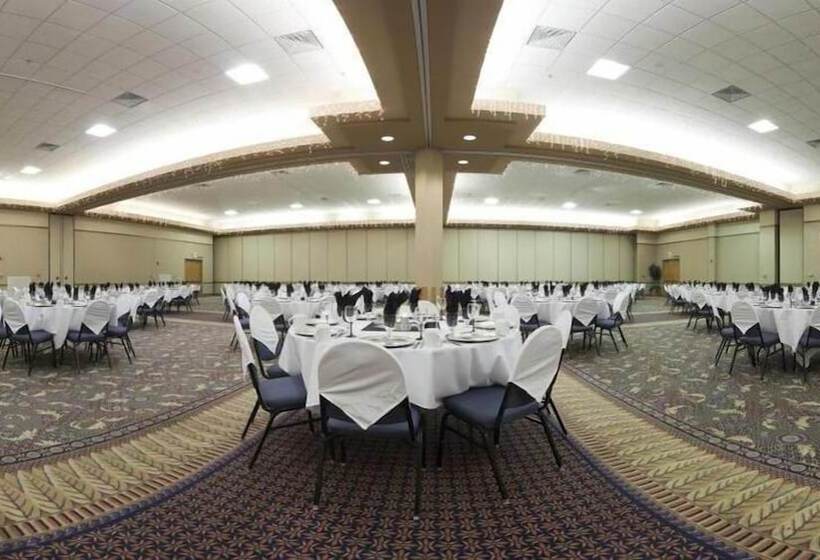 هتل Holiday Inn Spearfish Convention Center, An Ihg