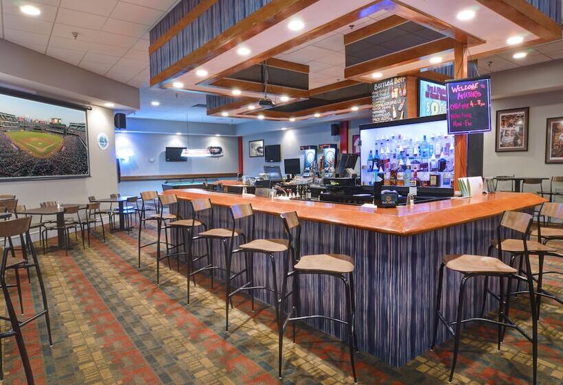 בית מלון כפרי Holiday Inn St. Petersburg N   Clearwater, An Ihg