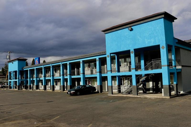 فندق Holiday Lodge   Salem,or