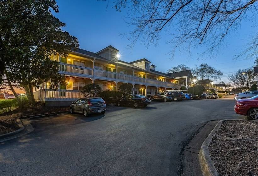 فندق Hometowne Studios By Red Roof Atlanta Ne – Norcross South