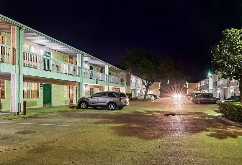 호텔 Hometowne Studios By Red Roof Dallas   North Addison   Tollway