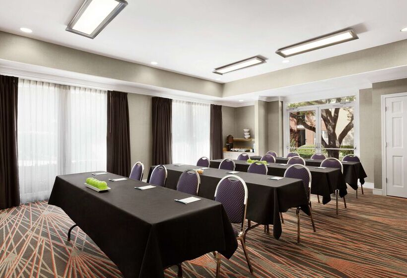 هتل Addison Suites