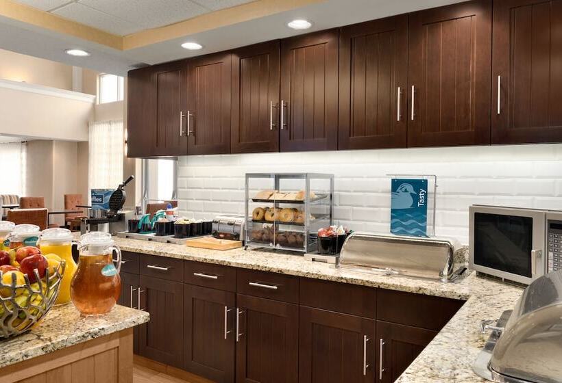 هتل Homewood Suites By Hilton Grand Rapids