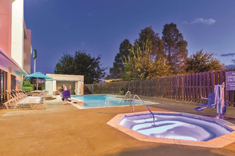 Отель La Quinta Inn By Wyndham Austin North