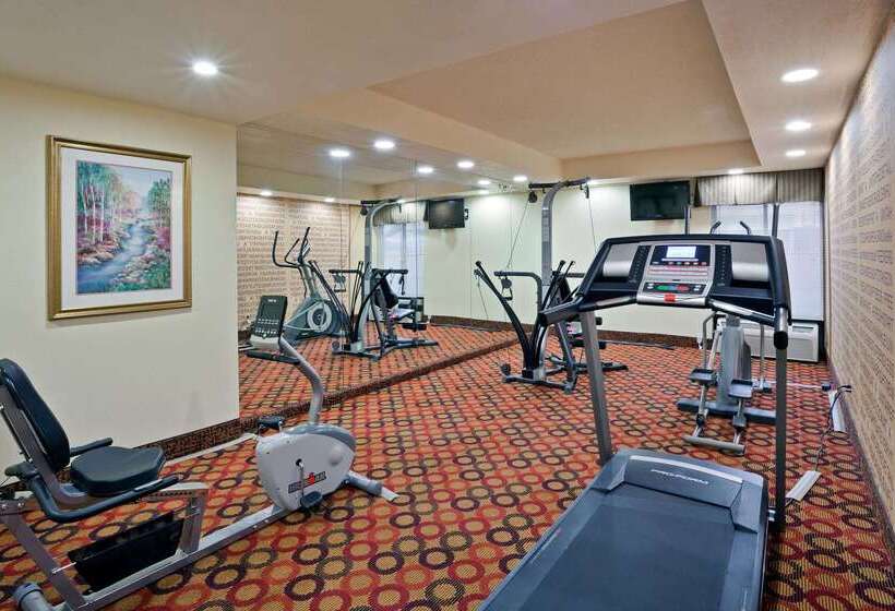 בית מלון כפרי La Quinta Inn & Suites By Wyndham Salina