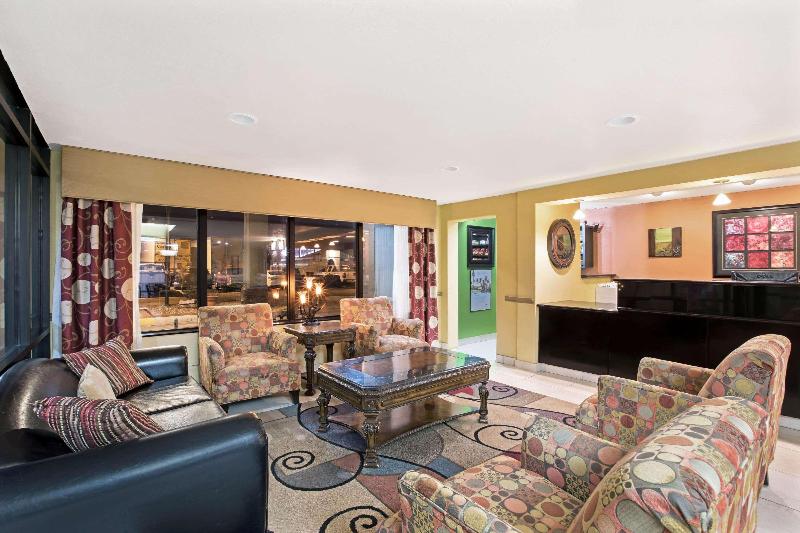 בית מלון כפרי La Quinta Inn & Suites By Wyndham Salina