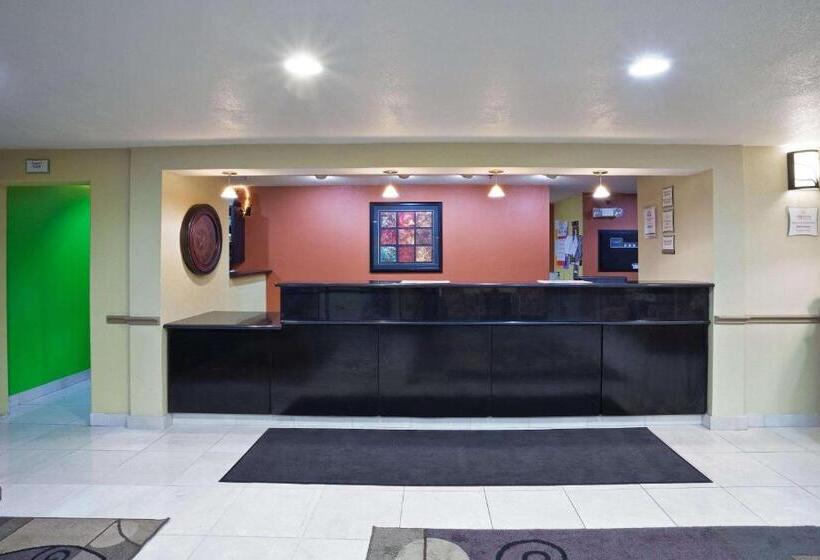 בית מלון כפרי La Quinta Inn & Suites By Wyndham Salina