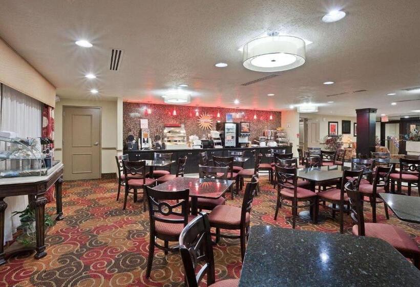 בית מלון כפרי La Quinta Inn & Suites By Wyndham Salina