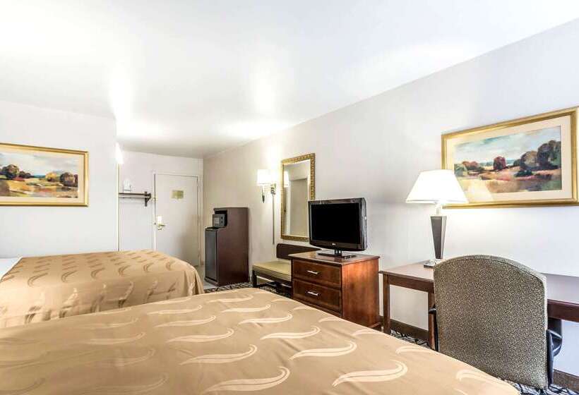 فندق Quality Inn At The Park