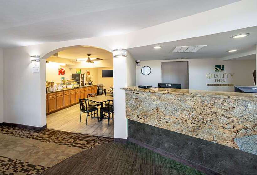 בית מלון כפרי Quality Inn Near Six Flags St. Louis