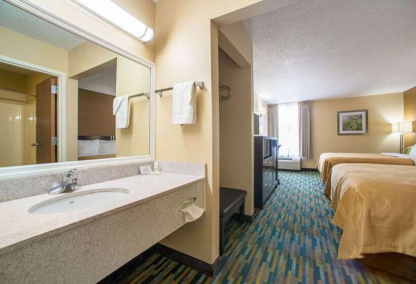 בית מלון כפרי Quality Inn Near Six Flags St. Louis
