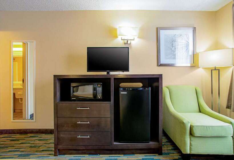 בית מלון כפרי Quality Inn Near Six Flags St. Louis