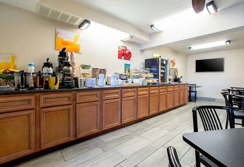 בית מלון כפרי Quality Inn Near Six Flags St. Louis