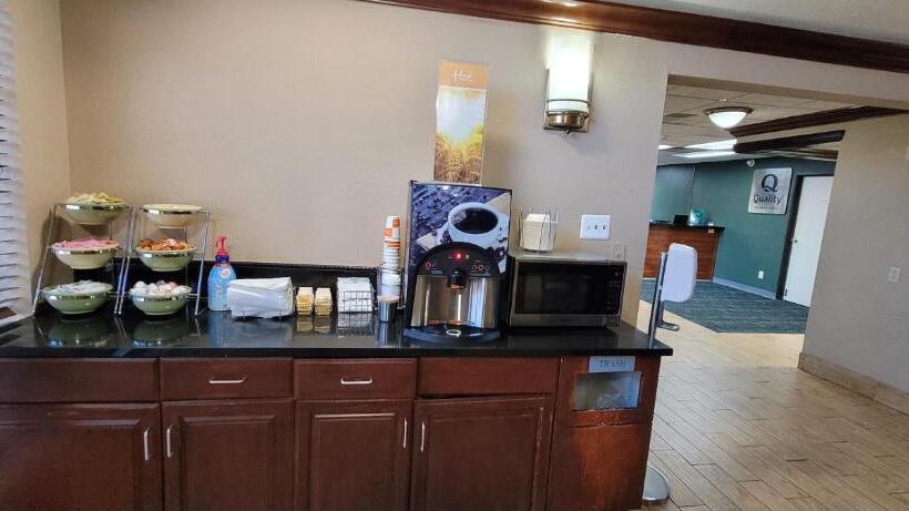 هتل Quality Inn & Suites Columbia I70