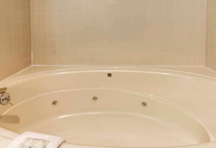 هتل Quality Inn & Suites Columbia I70