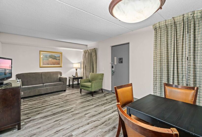 هتل Quality Inn & Suites Mall Of America  Msp Airport