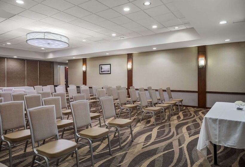 Radisson Hotel Grand Rapids Riverfront