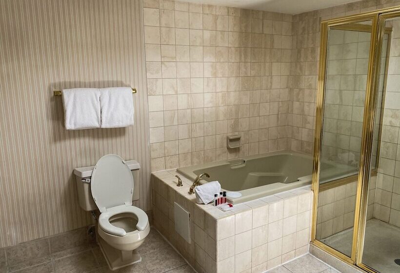 Отель Four Points By Sheraton Englewood