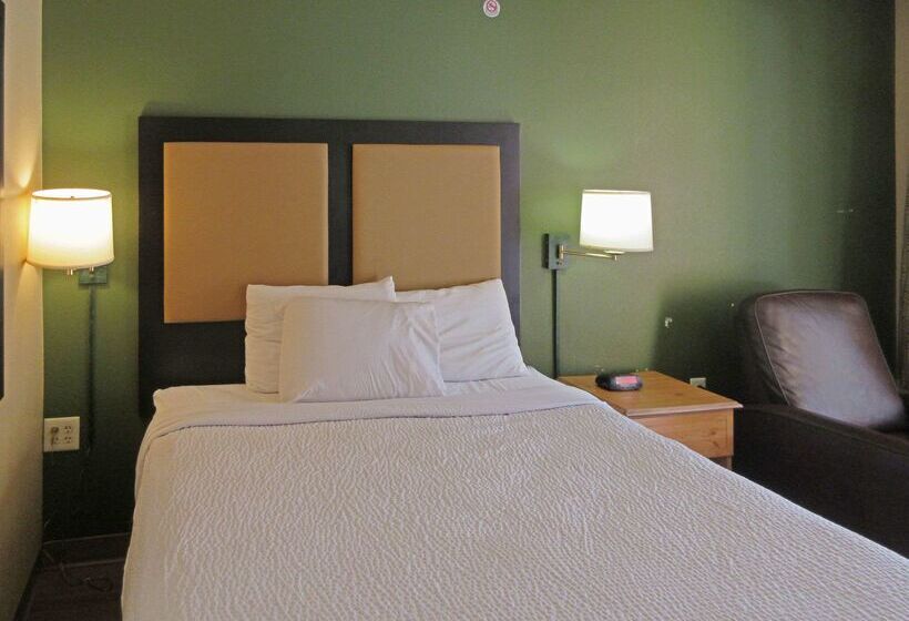 בית מלון כפרי Suburban Studios Raleigh   Crabtree Valley