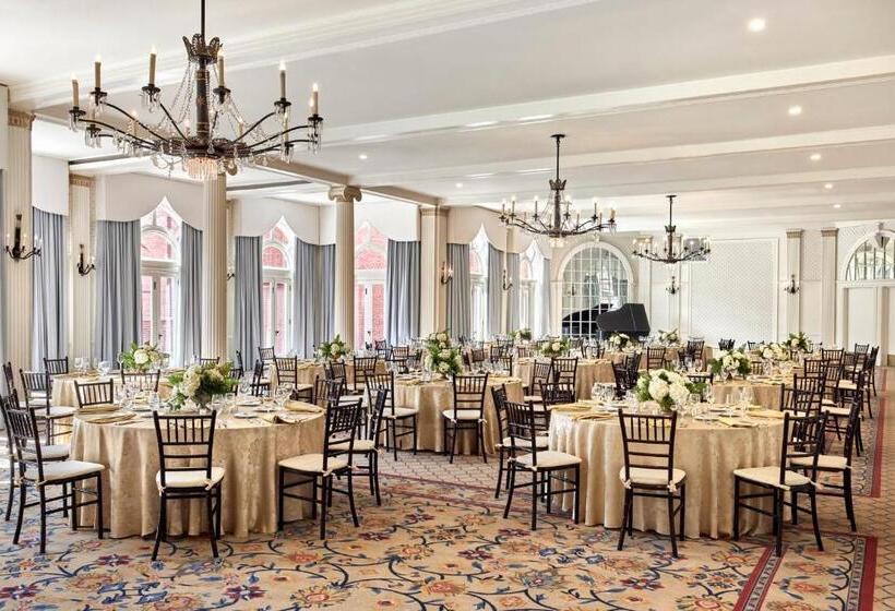 酒店 The Omni Homestead Resort & Spa