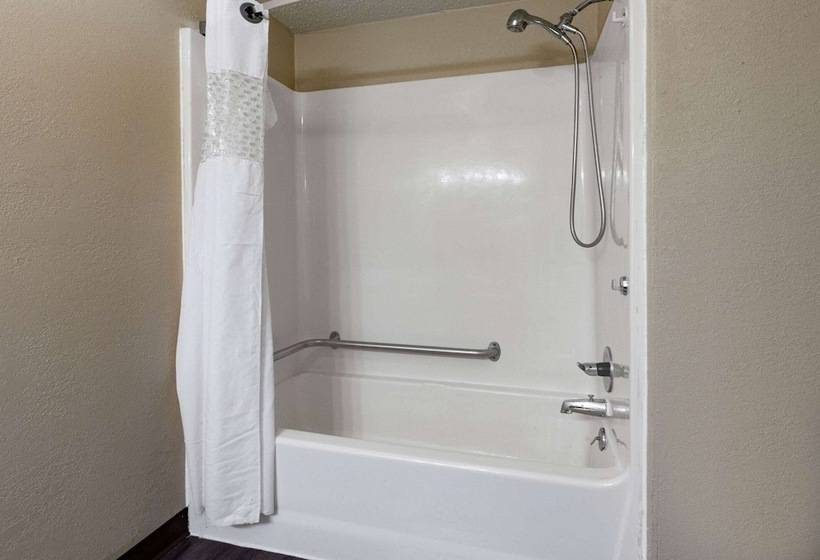 فندق Travelodge By Wyndham Monroe