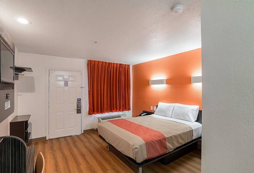 Motel 6 Grand Prairie, Tx   Near Six Flags Drive