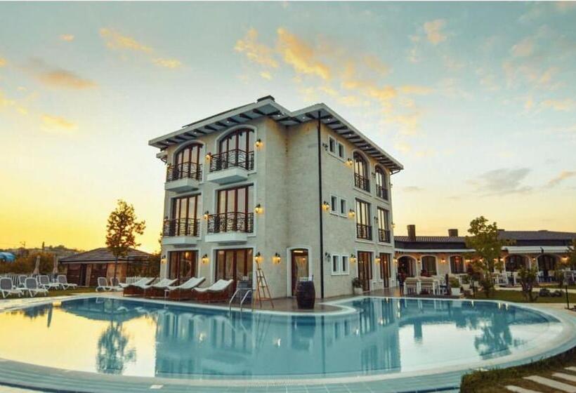 فندق Vinea Resort