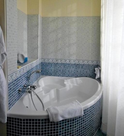 بنسيون Château De La Grèze