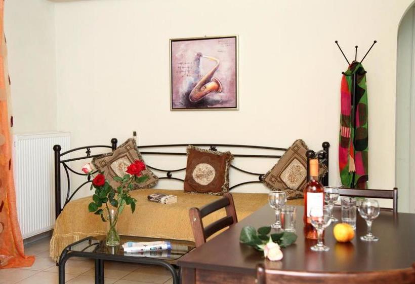 هتل Apartments Avra