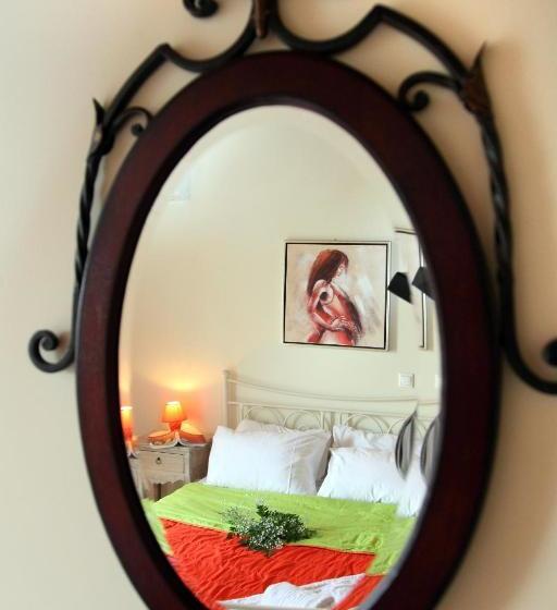 هتل Apartments Avra