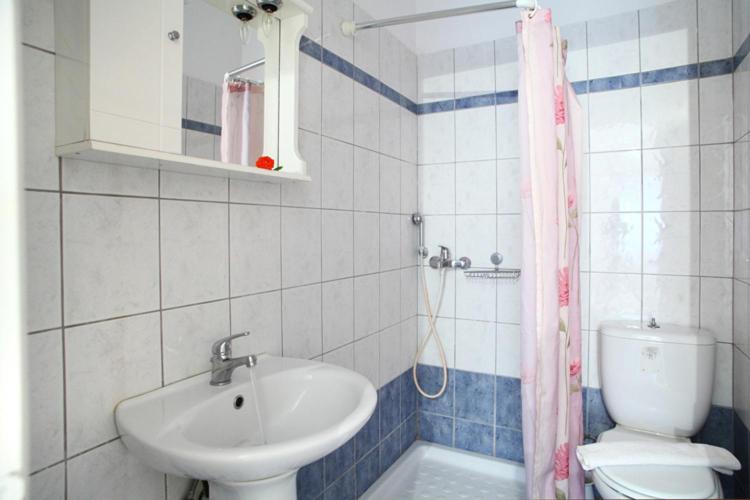 هتل Apartments Avra