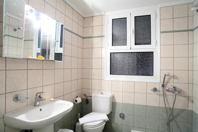 هتل Apartments Avra