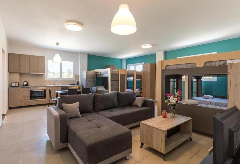 Local Hostel & Suites