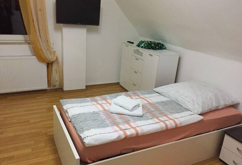 Lorenz Apartment 2