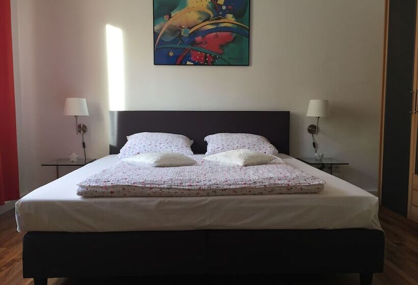 Lorenz Apartment