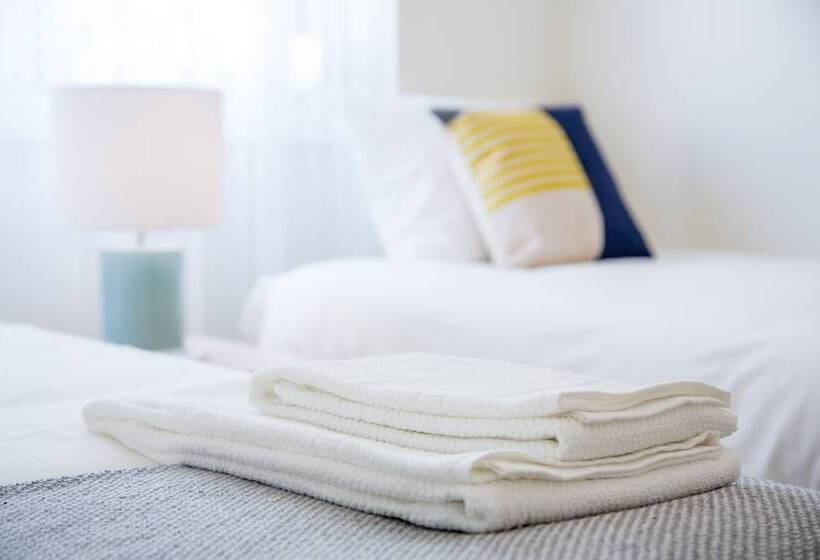 Sunny, Bright And Quiet Apartment, By Timecooler