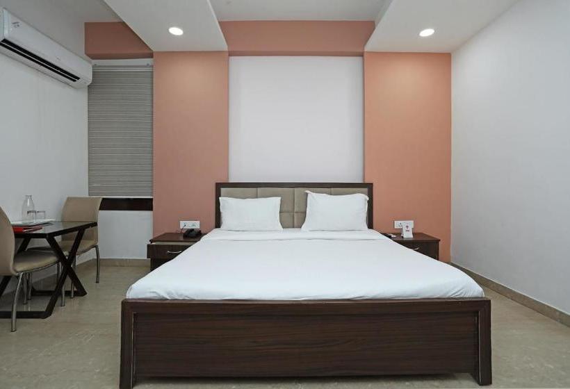 בית מלון כפרי Spot On 64406 Ssr Lodging House