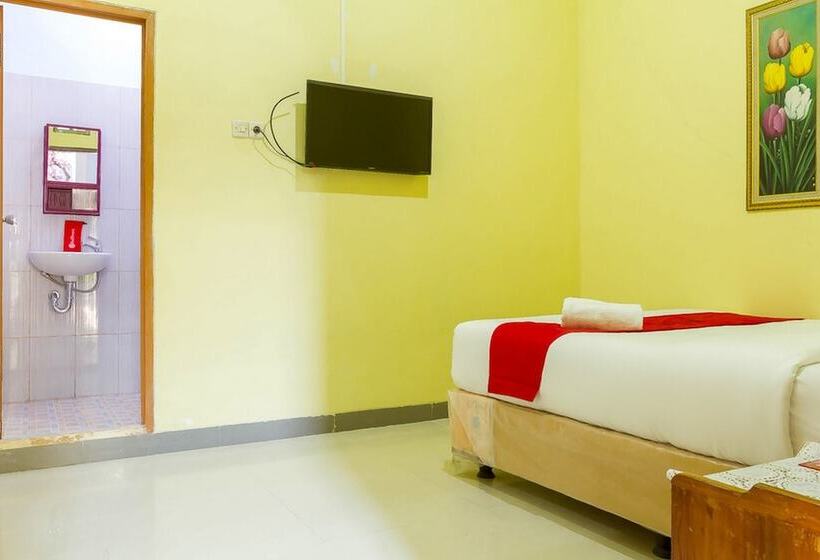 پانسیون Reddoorz Syariah @ Puri Kalijaga Street