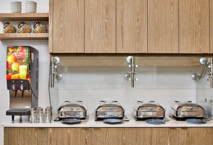 Отель Residence Inn St. Petersburg Tierra Verde