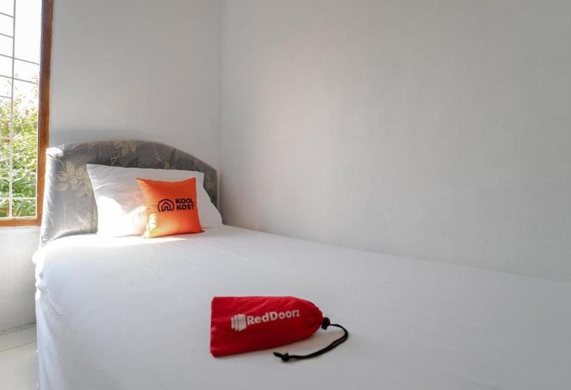 پانسیون Koolkost Syariah @ Mt Haryono Street Balikpapan
