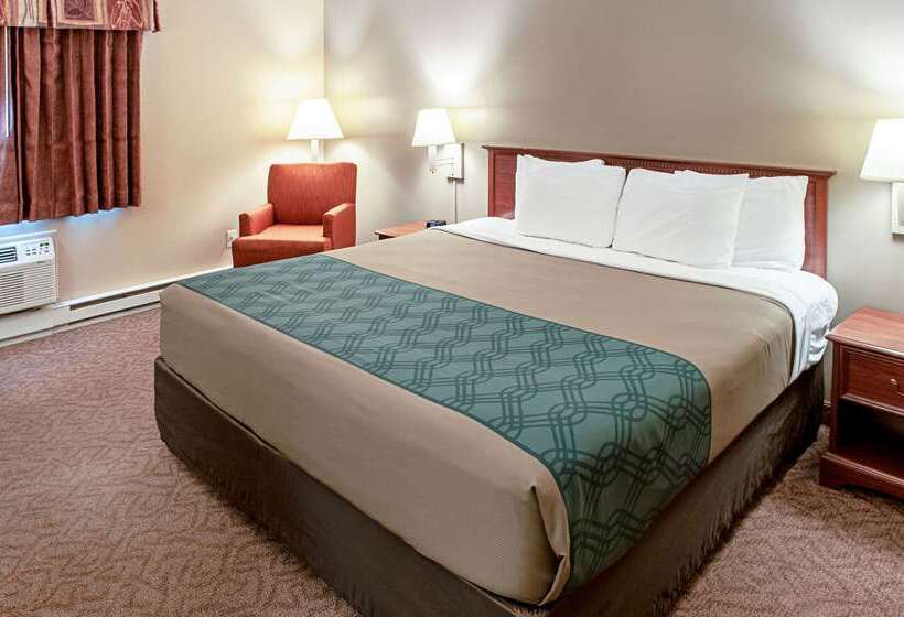 هتل Econo Lodge On The Bay
