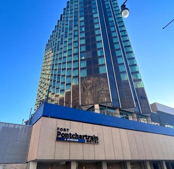 هتل Fort Pontchartrain Detroit, A Wyndham